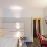 Ferrotel - Partner Of Sorat Hotel 3*